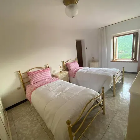 Casa Vacanze Il Pettirosso. Pisogne Exterior foto